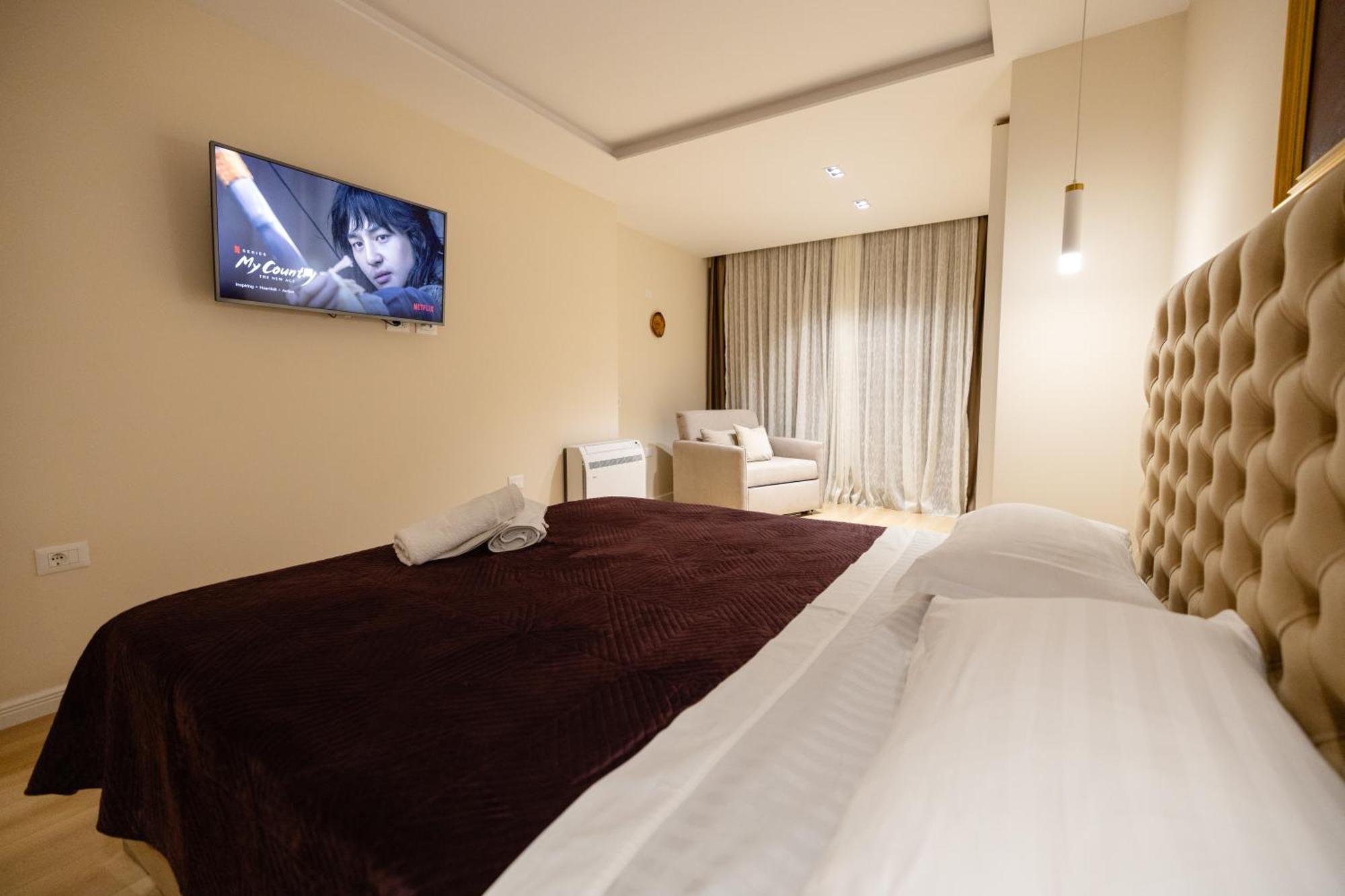 Luxury Center Observatori Apartment Тирана Экстерьер фото