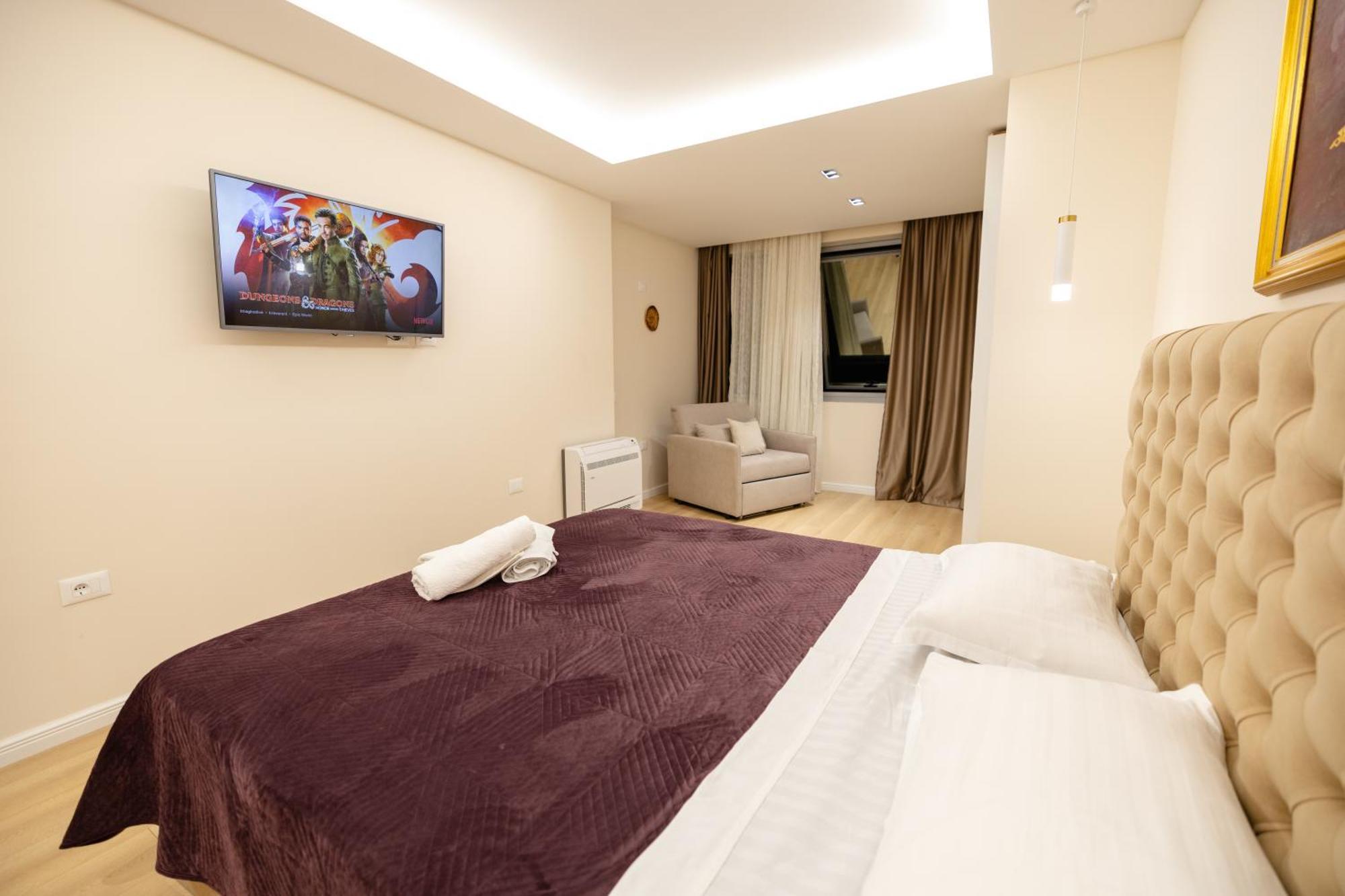 Luxury Center Observatori Apartment Тирана Экстерьер фото
