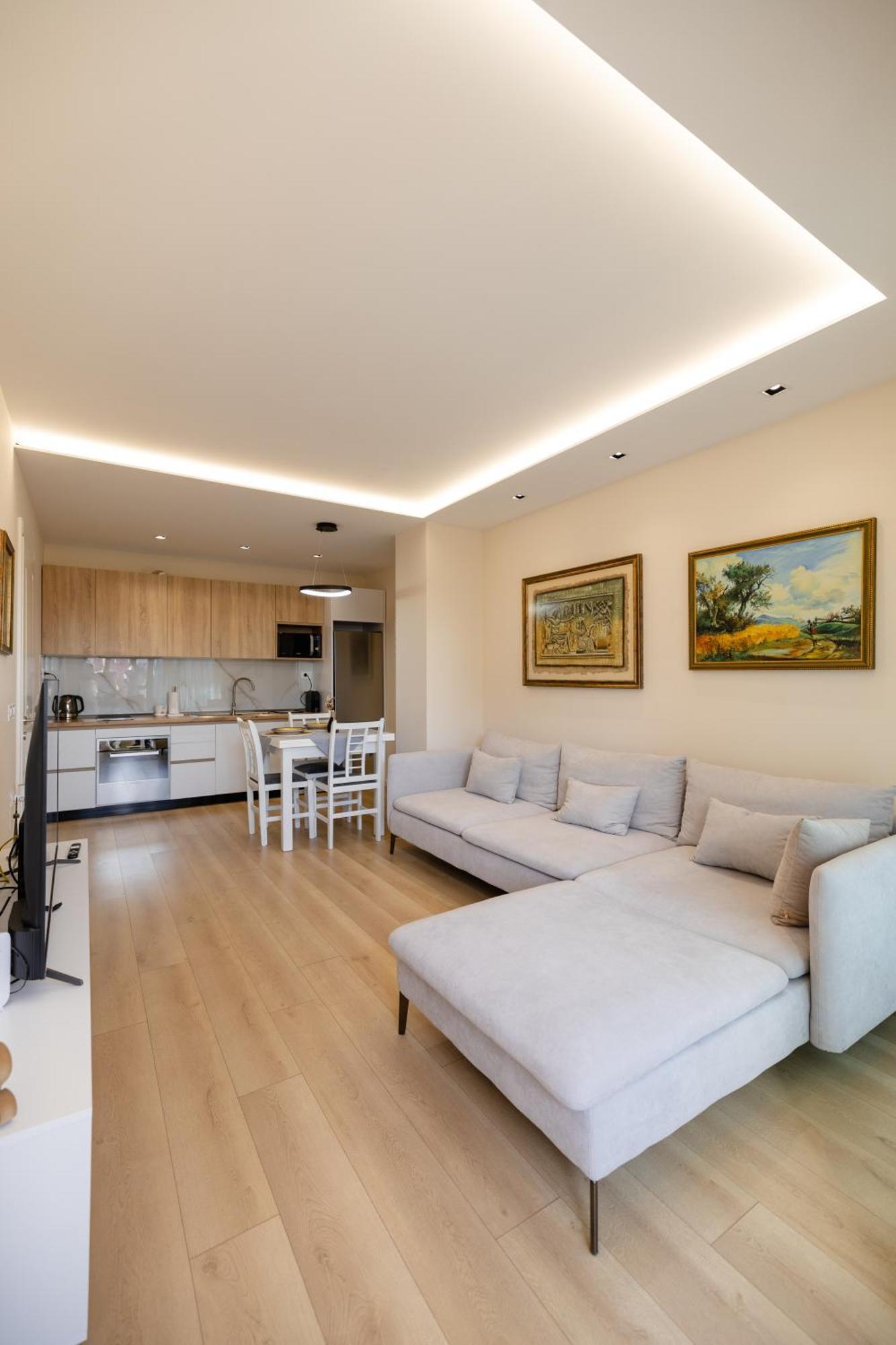 Luxury Center Observatori Apartment Тирана Экстерьер фото