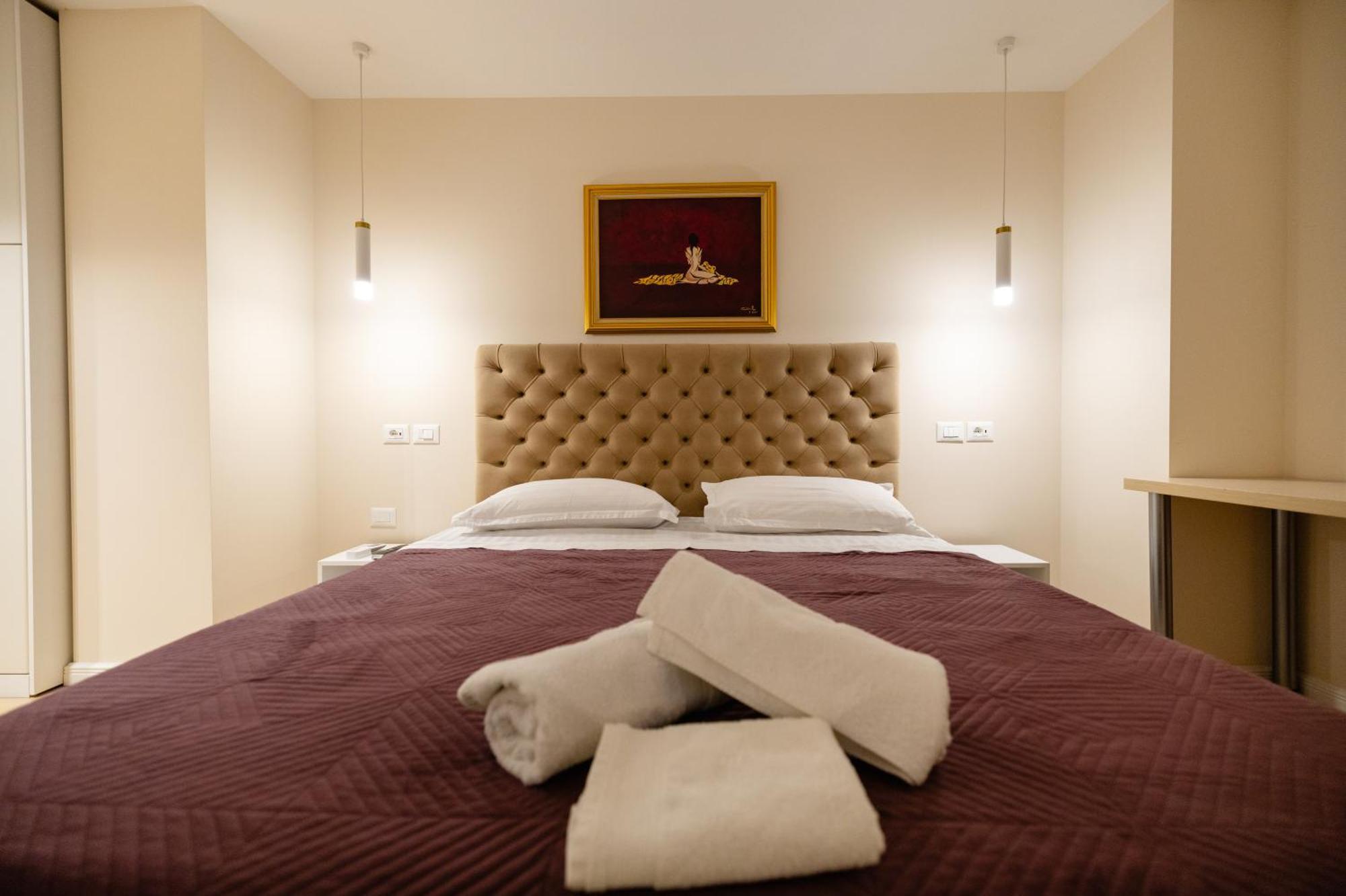 Luxury Center Observatori Apartment Тирана Экстерьер фото