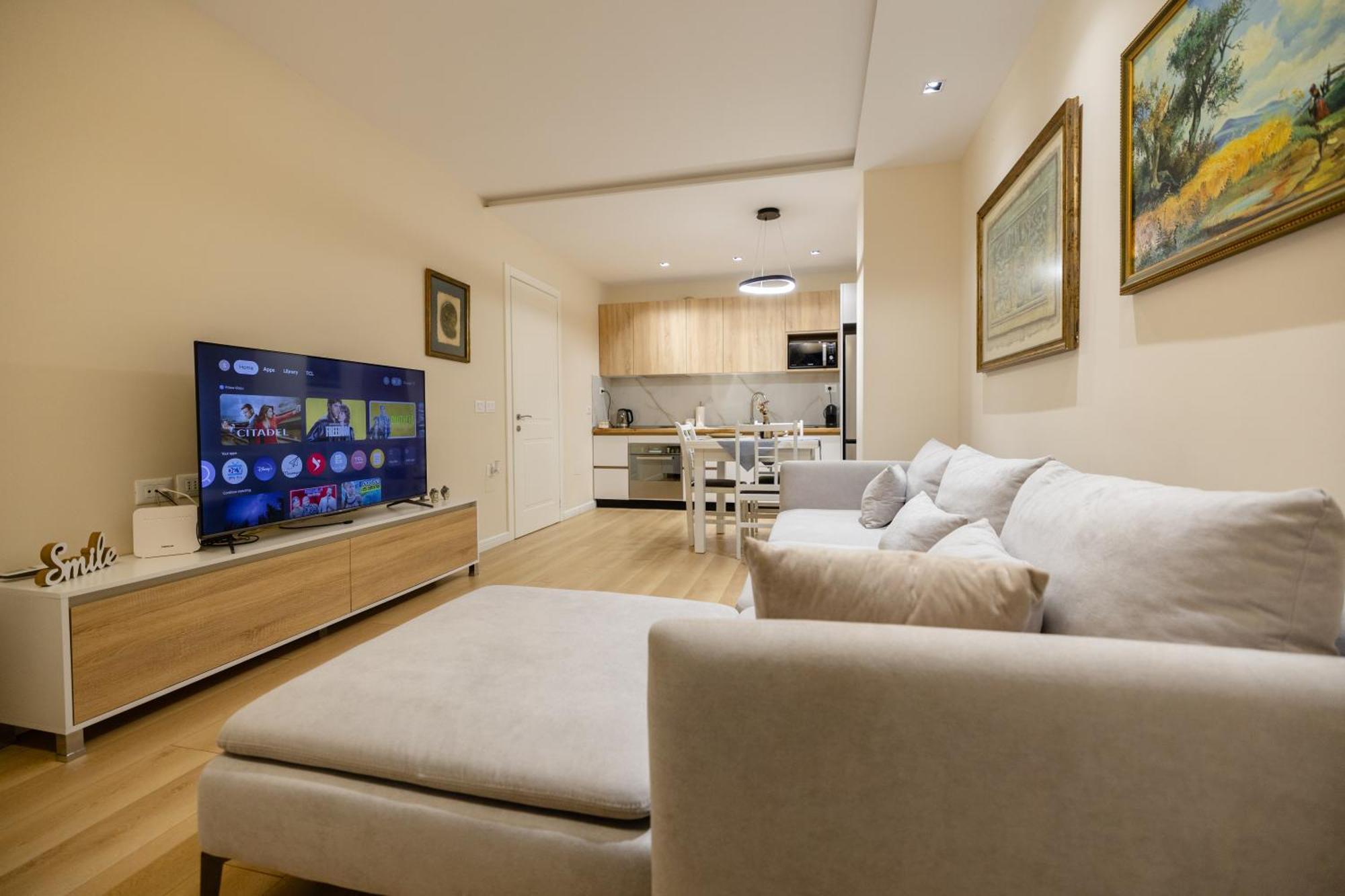 Luxury Center Observatori Apartment Тирана Экстерьер фото