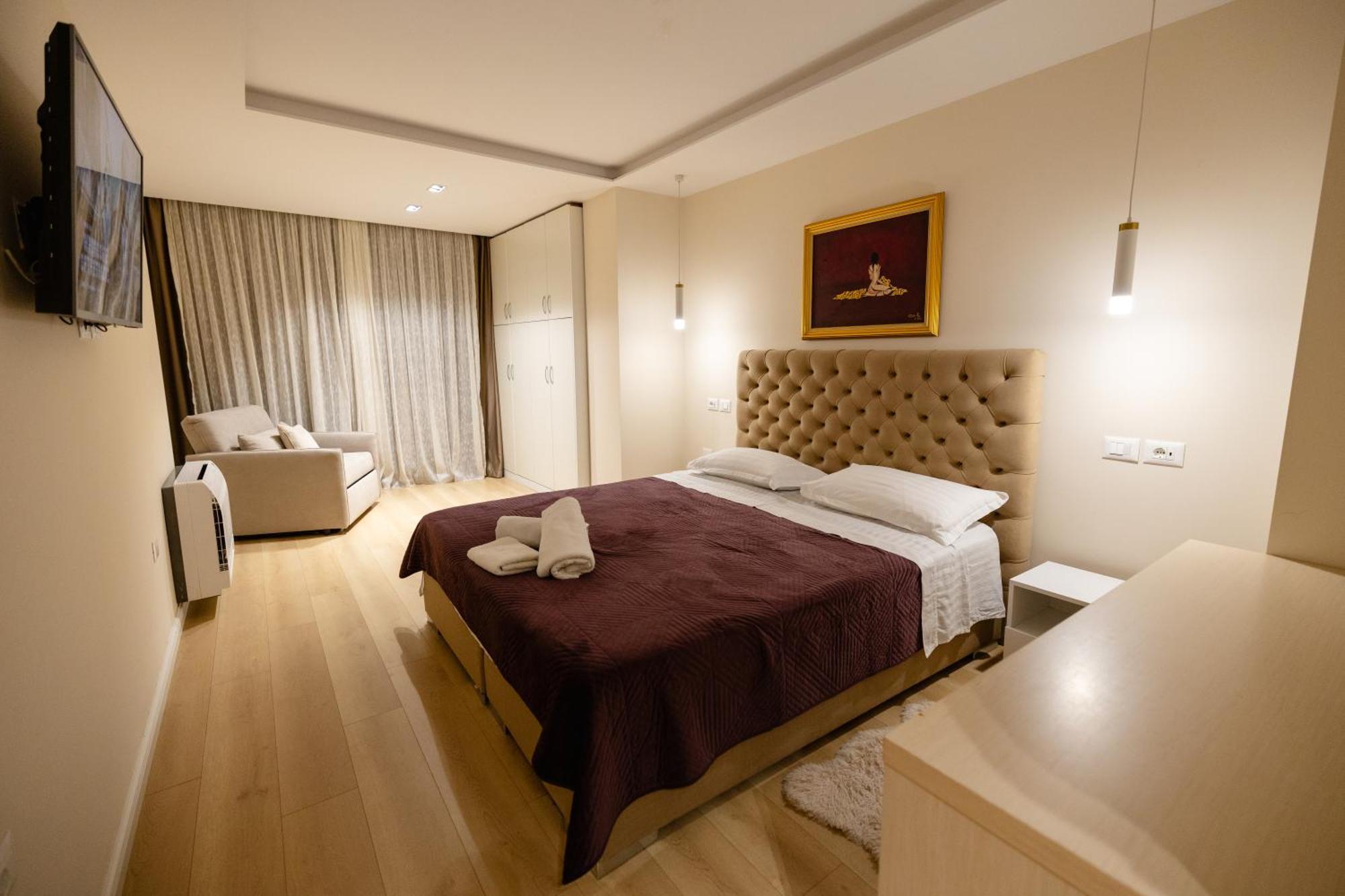 Luxury Center Observatori Apartment Тирана Экстерьер фото