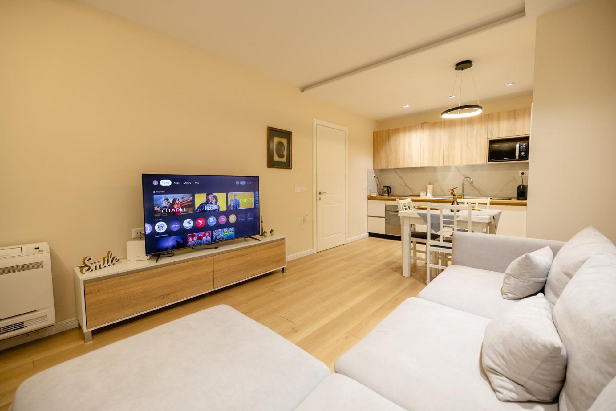 Luxury Center Observatori Apartment Тирана Экстерьер фото