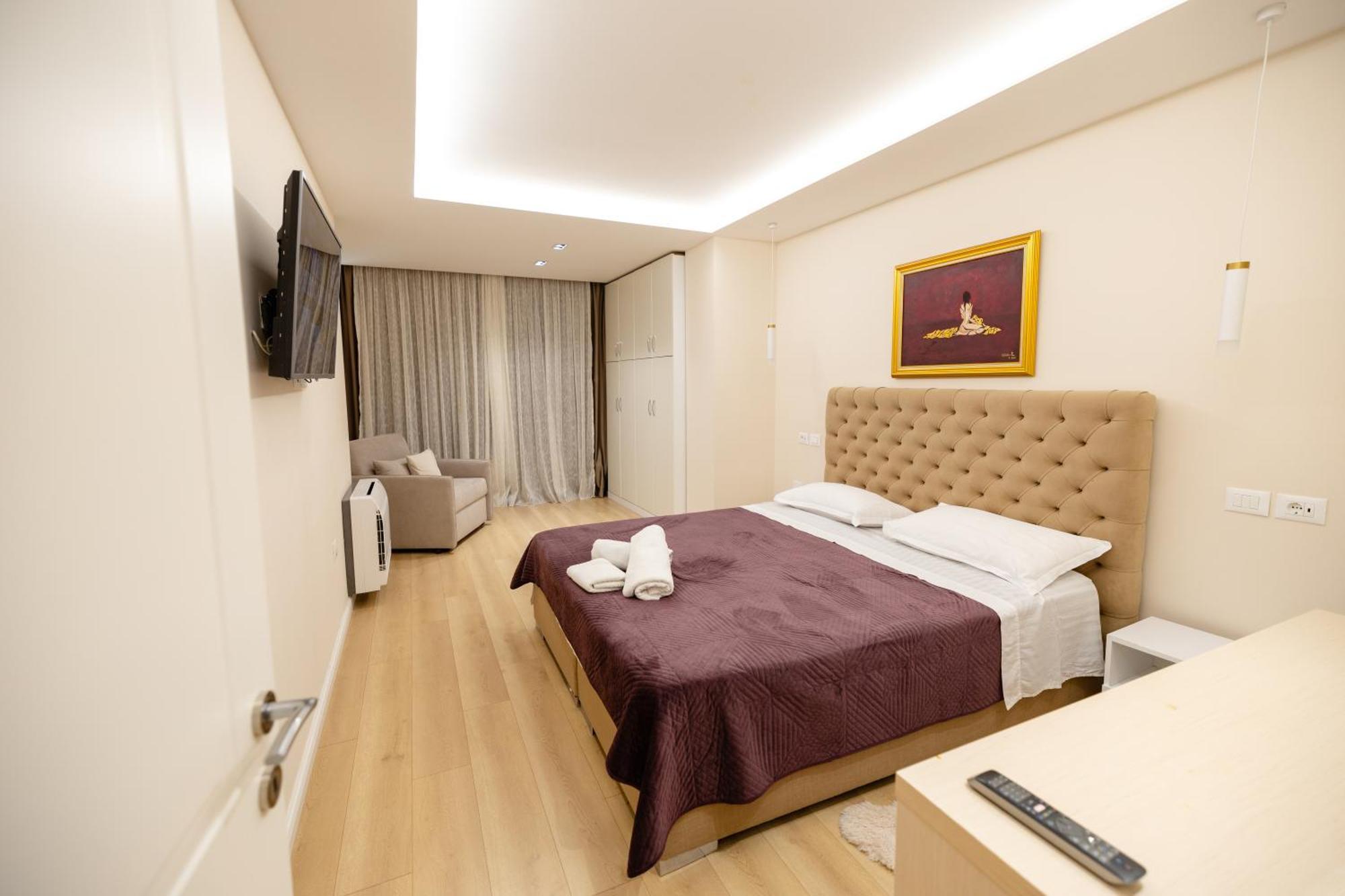 Luxury Center Observatori Apartment Тирана Экстерьер фото