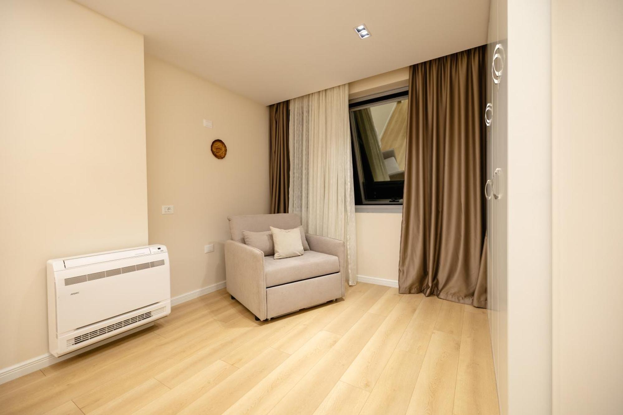 Luxury Center Observatori Apartment Тирана Экстерьер фото