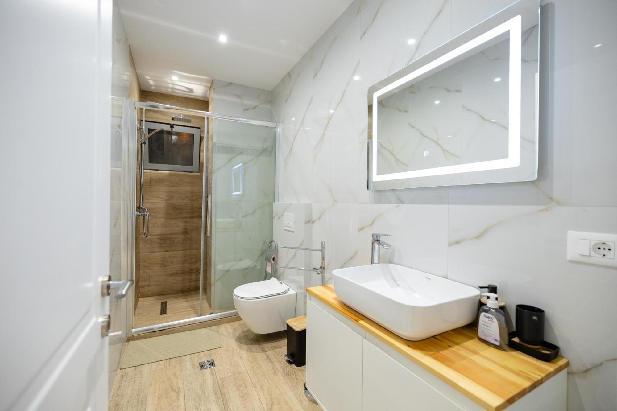 Luxury Center Observatori Apartment Тирана Экстерьер фото
