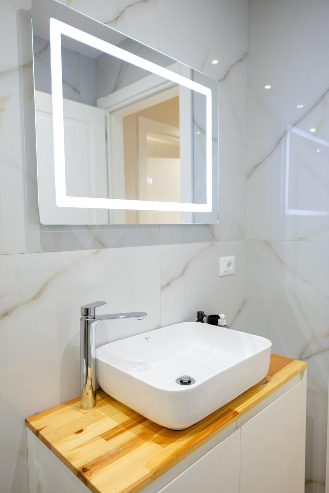 Luxury Center Observatori Apartment Тирана Экстерьер фото