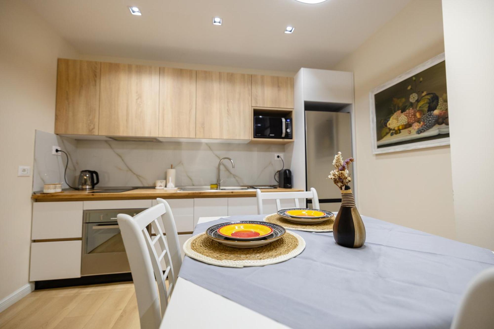 Luxury Center Observatori Apartment Тирана Экстерьер фото