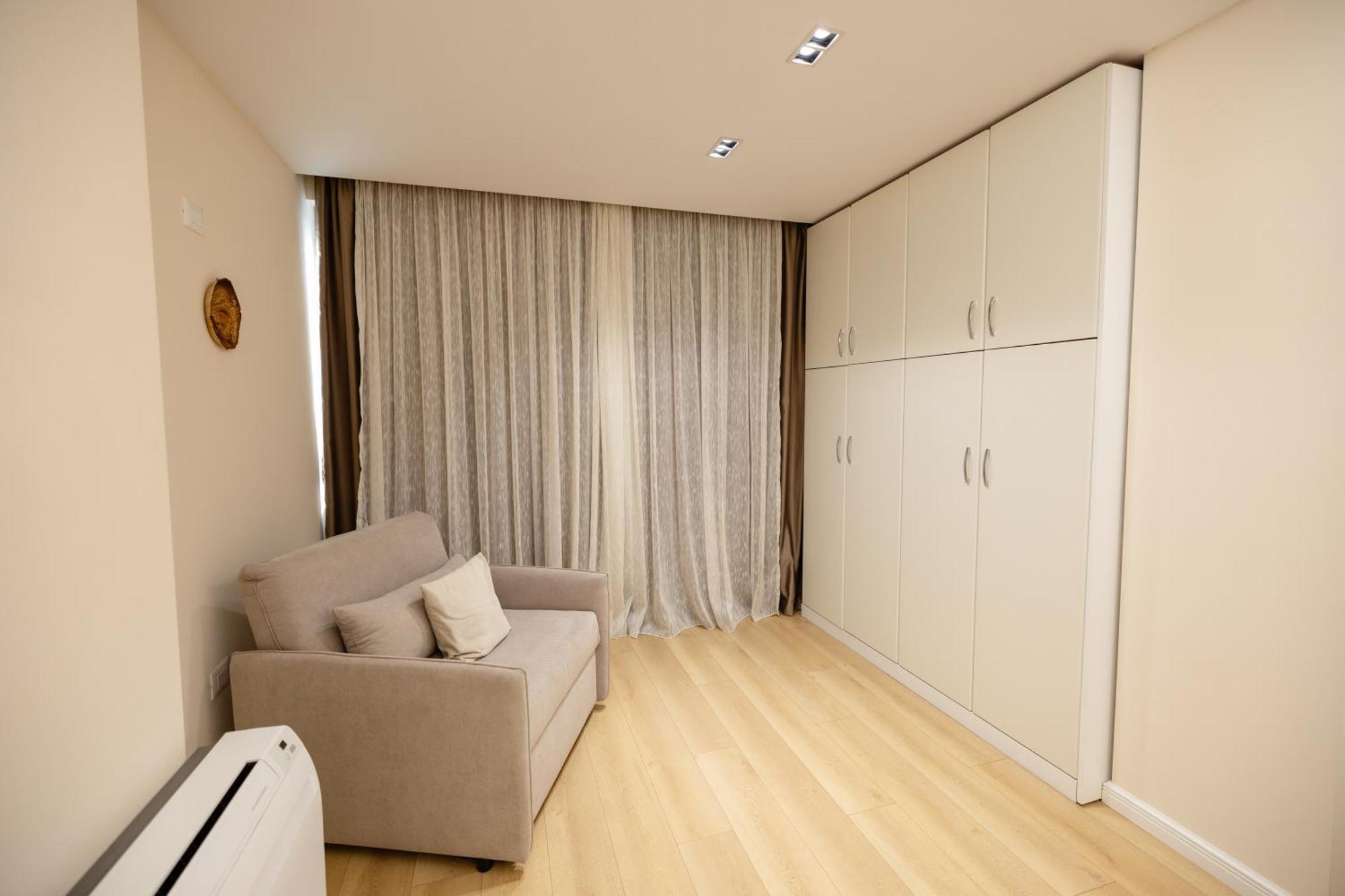 Luxury Center Observatori Apartment Тирана Экстерьер фото