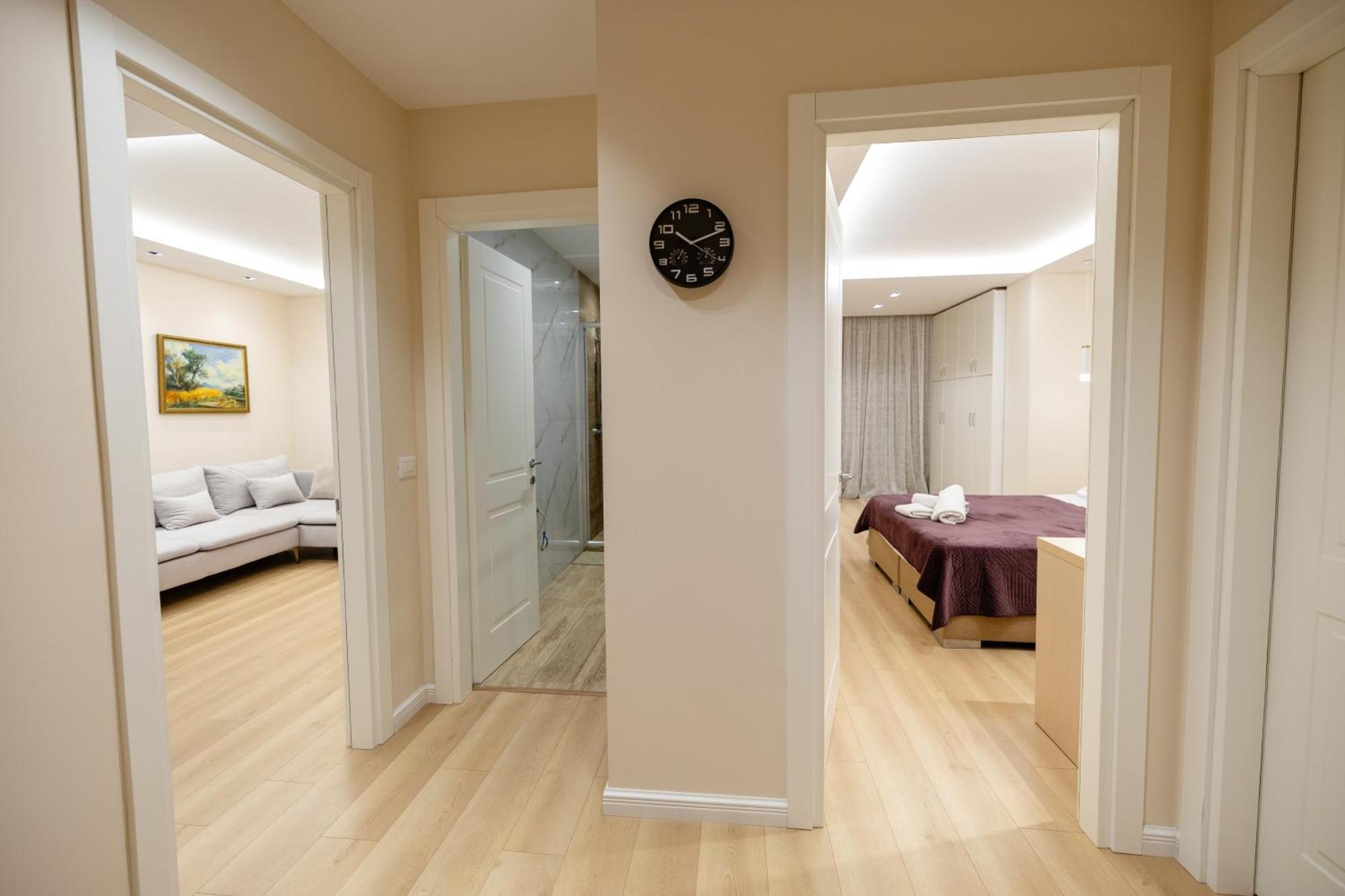 Luxury Center Observatori Apartment Тирана Экстерьер фото