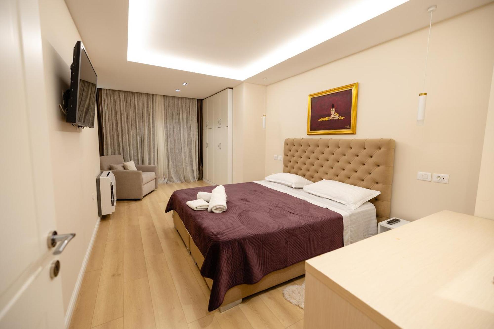 Luxury Center Observatori Apartment Тирана Экстерьер фото