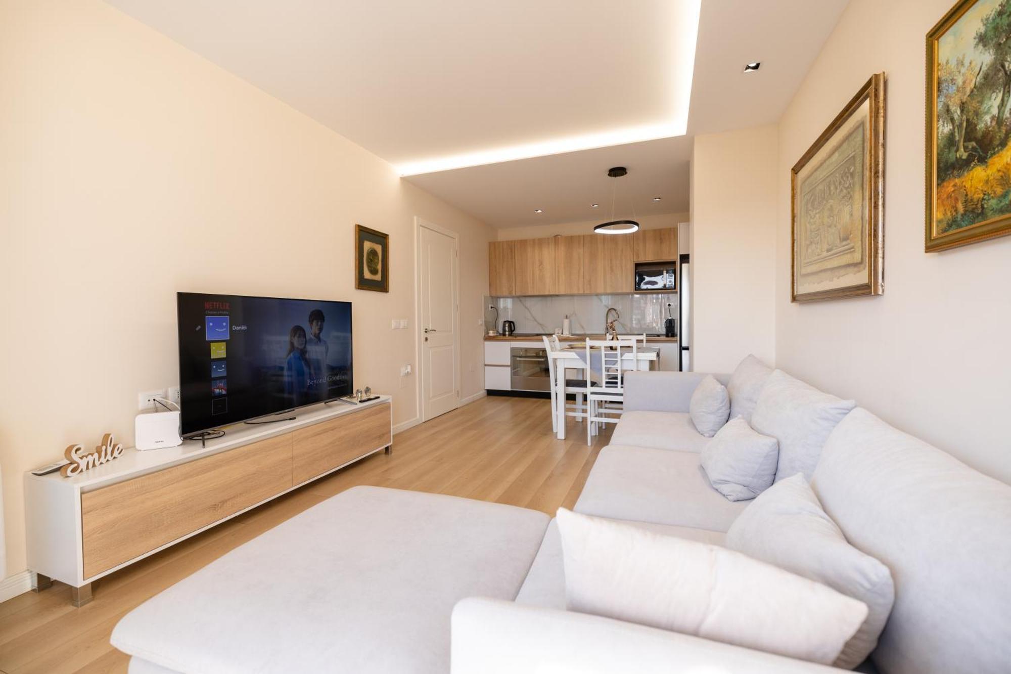 Luxury Center Observatori Apartment Тирана Экстерьер фото