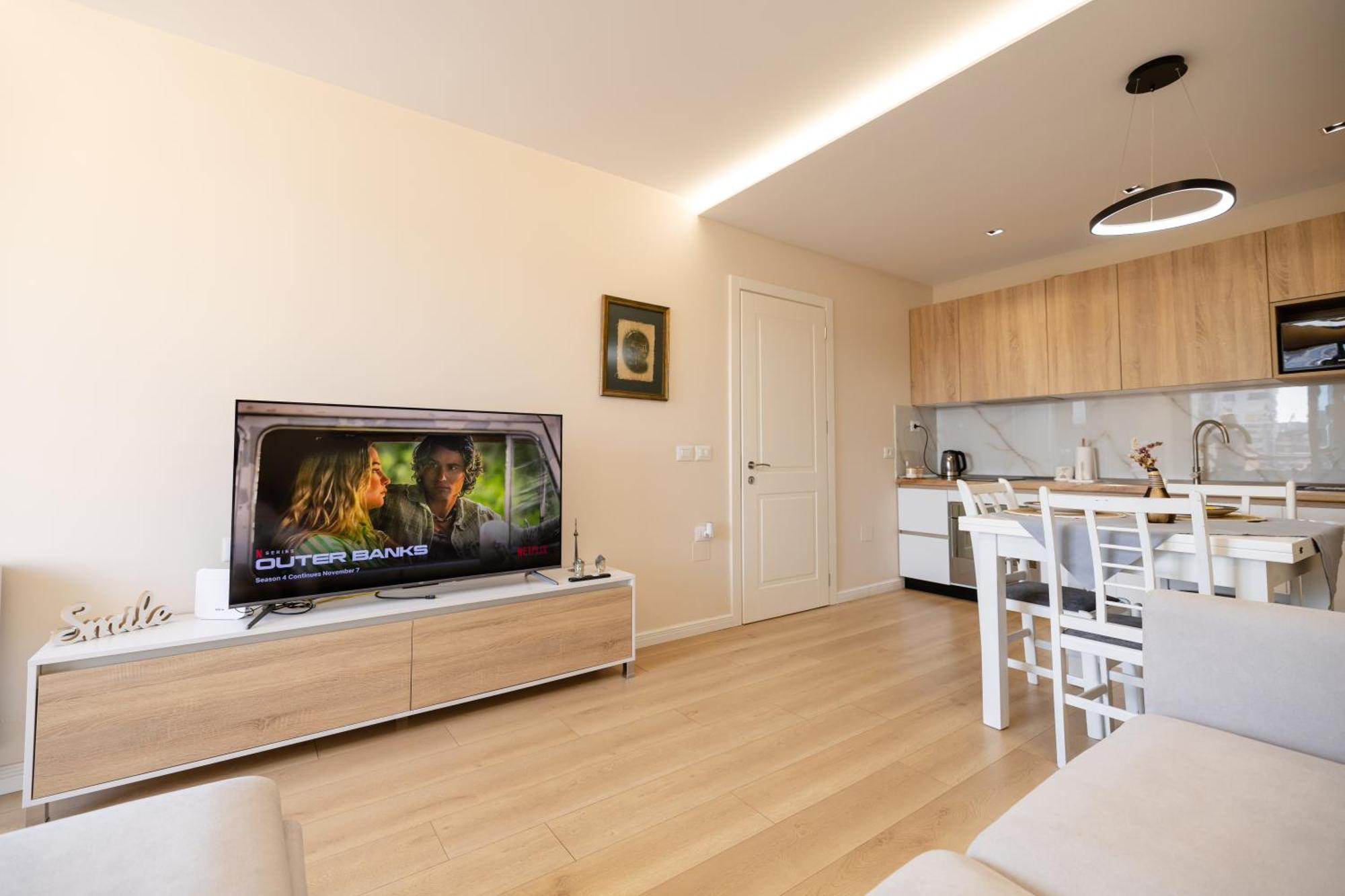 Luxury Center Observatori Apartment Тирана Экстерьер фото