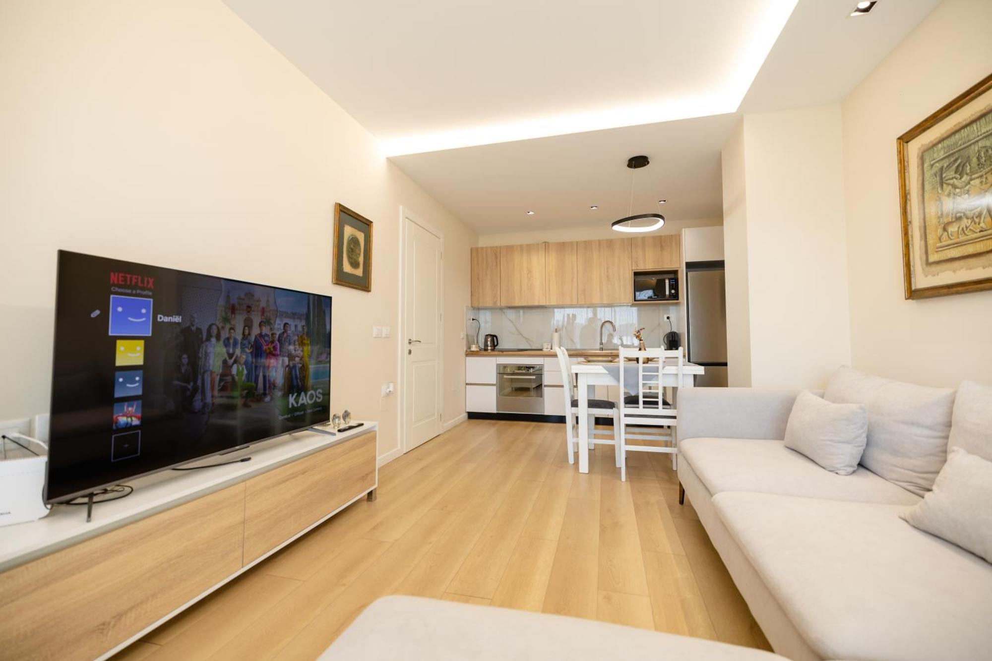 Luxury Center Observatori Apartment Тирана Экстерьер фото