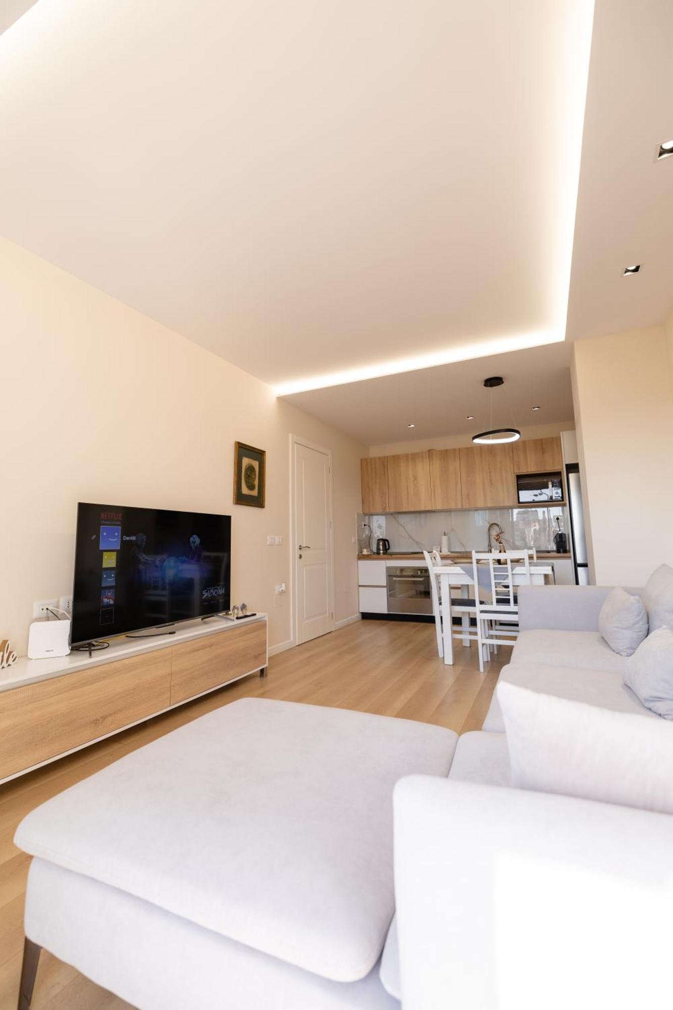 Luxury Center Observatori Apartment Тирана Экстерьер фото