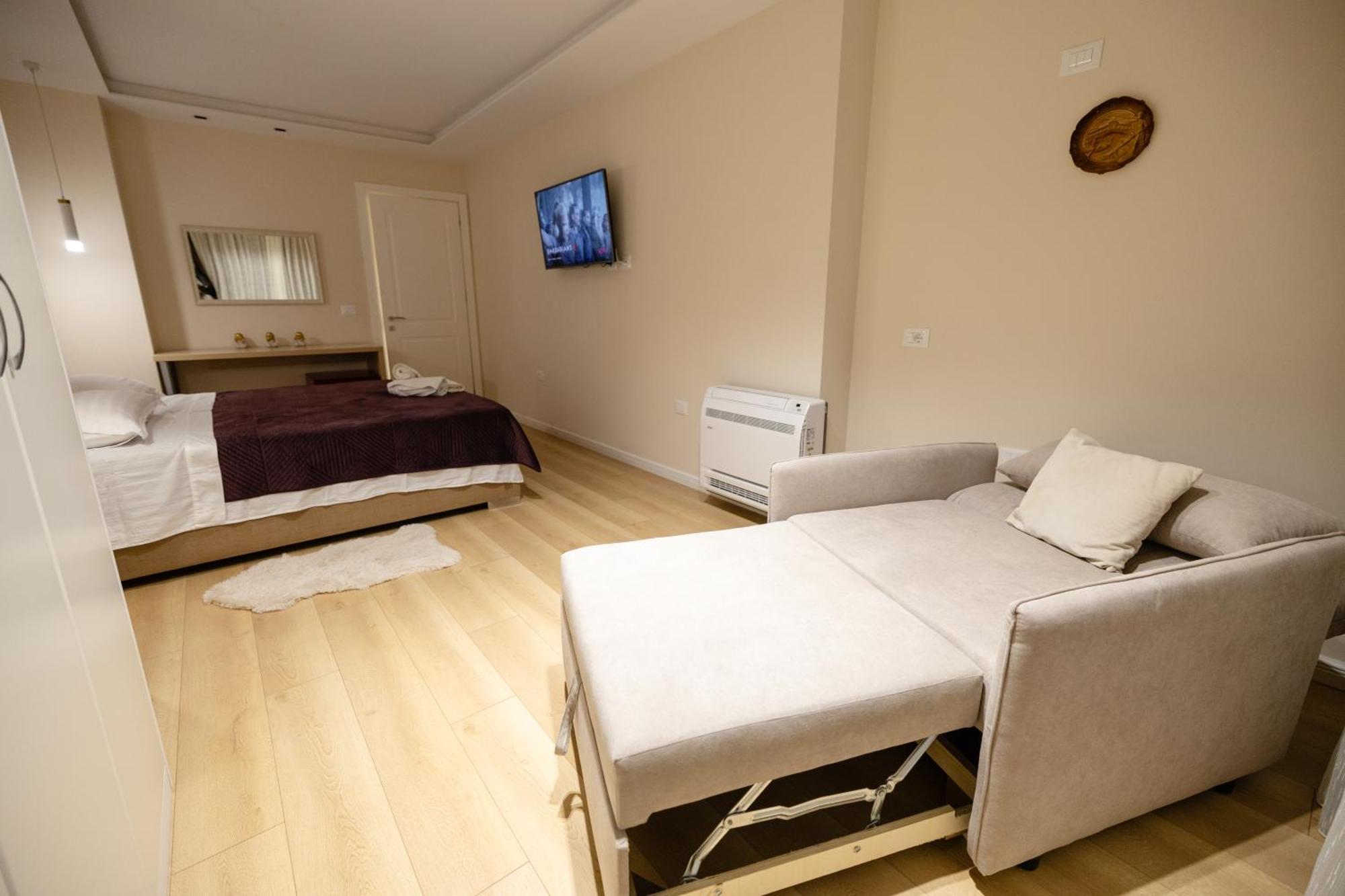 Luxury Center Observatori Apartment Тирана Экстерьер фото